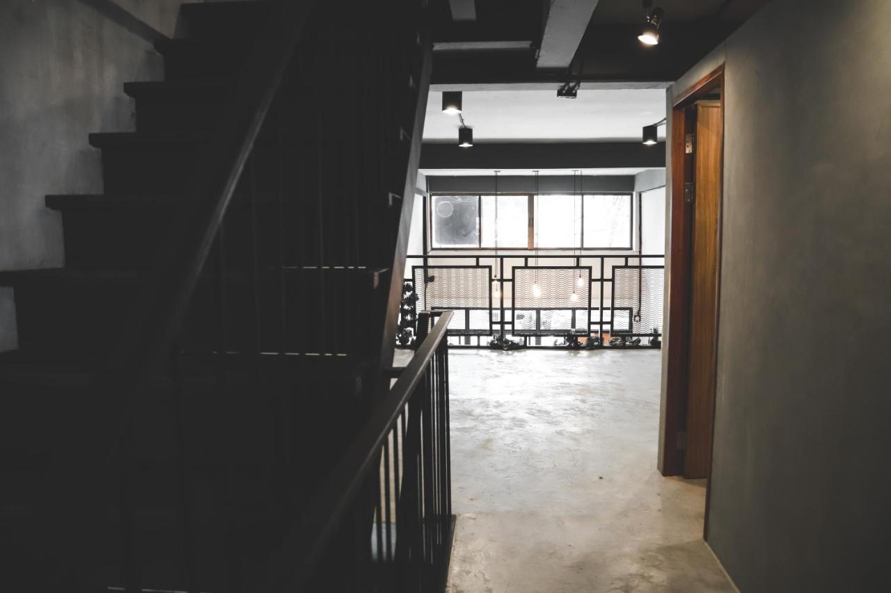 The Cube Hostel Khaosan Bangkok Exterior photo