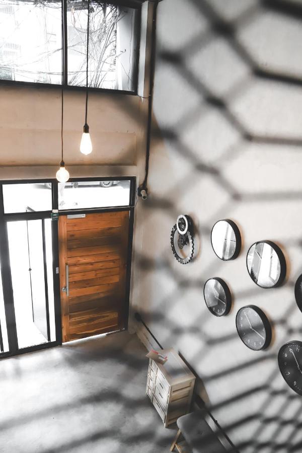 The Cube Hostel Khaosan Bangkok Exterior photo