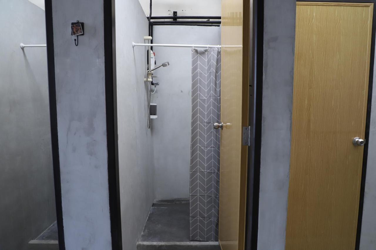 The Cube Hostel Khaosan Bangkok Exterior photo