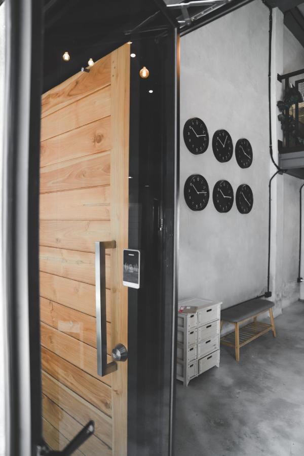The Cube Hostel Khaosan Bangkok Exterior photo