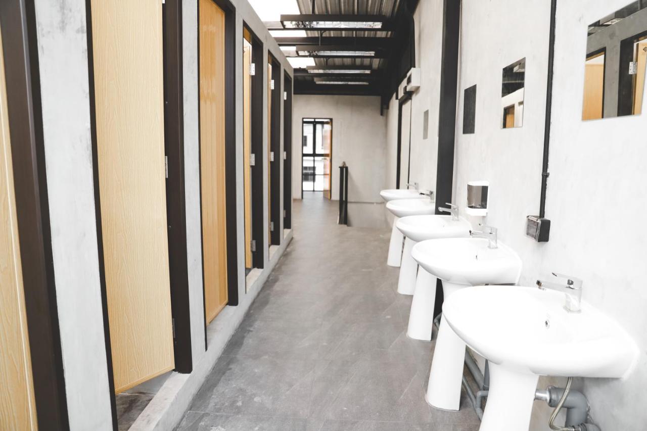 The Cube Hostel Khaosan Bangkok Exterior photo