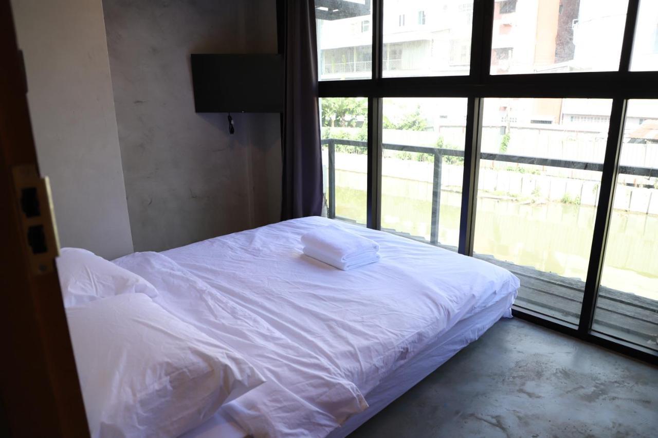 The Cube Hostel Khaosan Bangkok Exterior photo