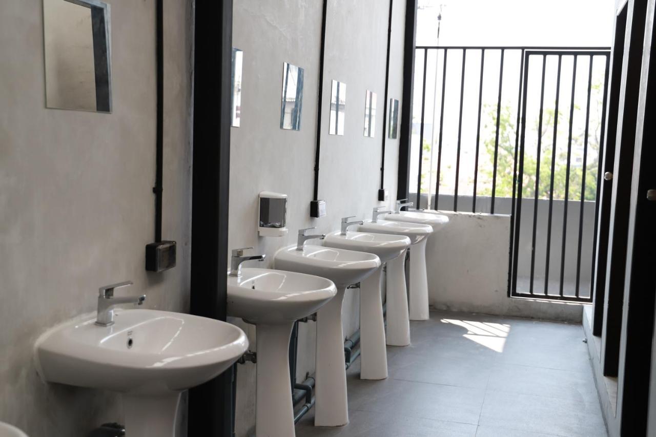 The Cube Hostel Khaosan Bangkok Exterior photo