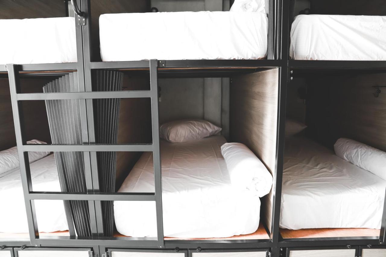 The Cube Hostel Khaosan Bangkok Exterior photo