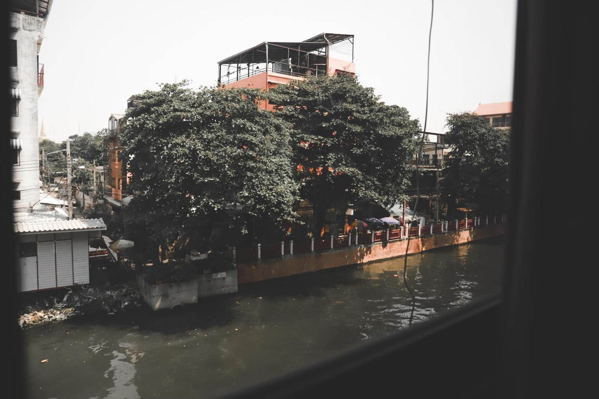 The Cube Hostel Khaosan Bangkok Exterior photo